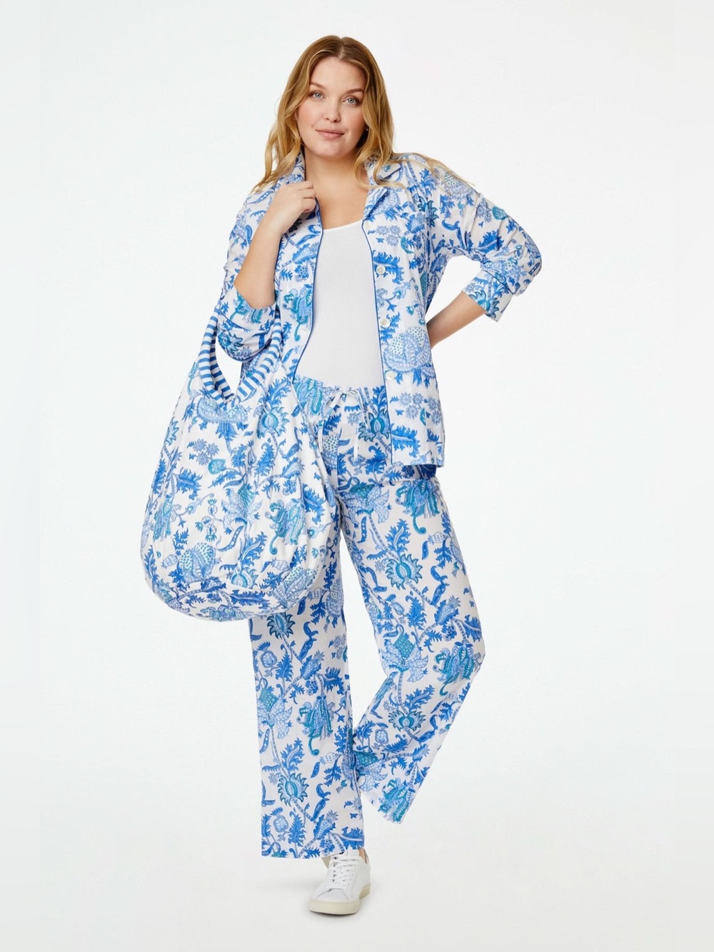 Roller Rabbit Amanda Bondi Bag - Picture 3 of 17